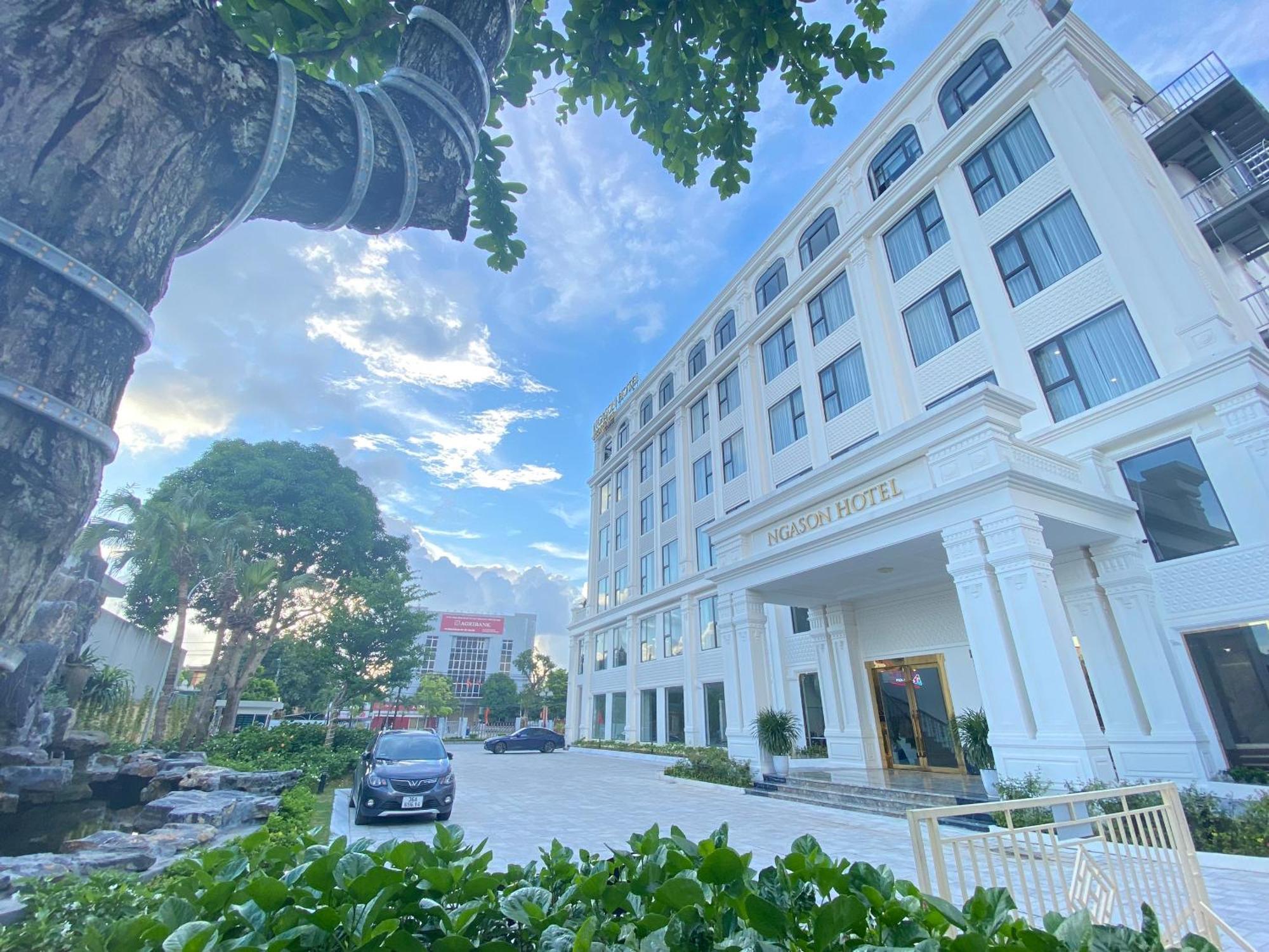 Khach San Nga Son Hotel ภายนอก รูปภาพ